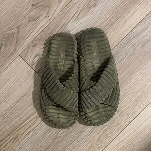Zara Olive Ribbed Plush Slide Sandals